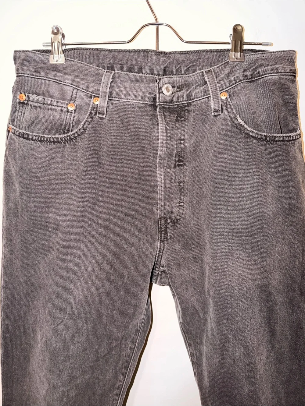Levi's Black Relaxed Fit Men's Jeans